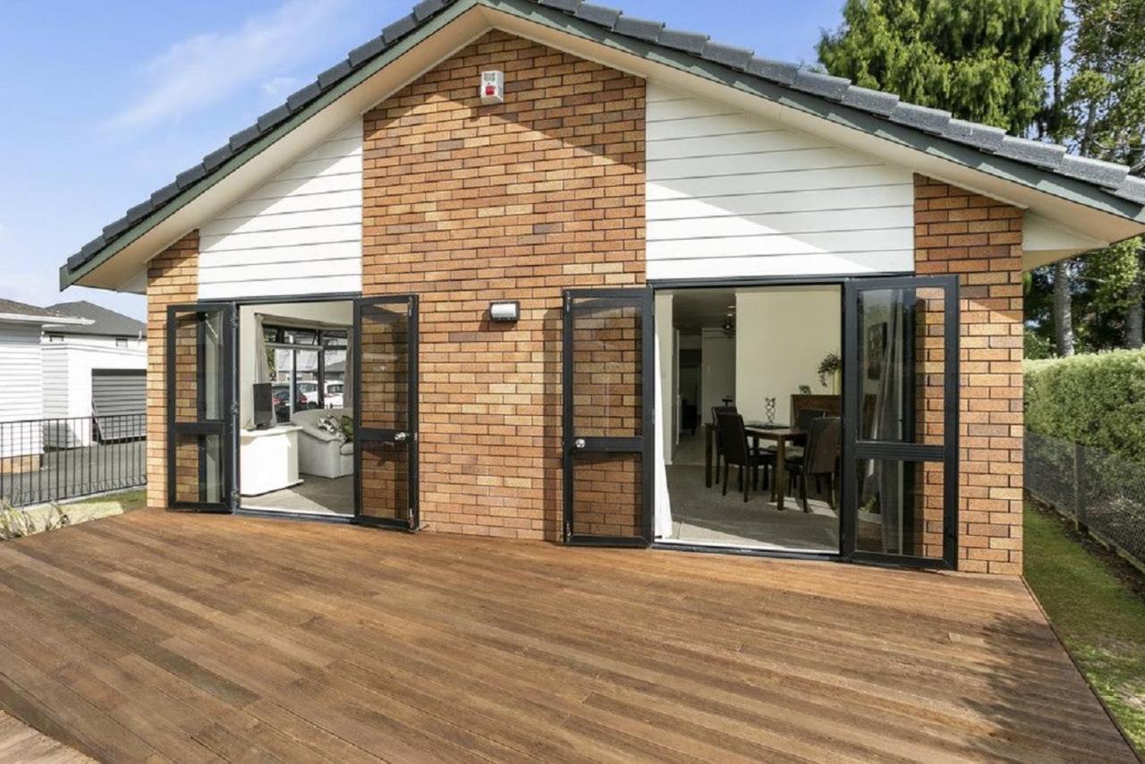 Red Brick House Villa Auckland Exterior photo