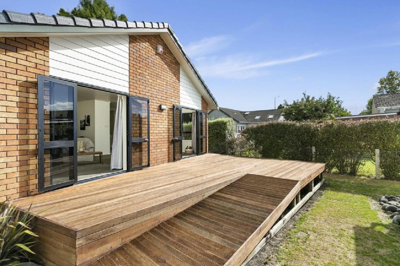 Red Brick House Villa Auckland Exterior photo